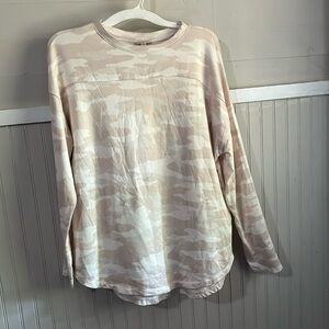 So‎ women’s long sleeve desert camo shirt XL